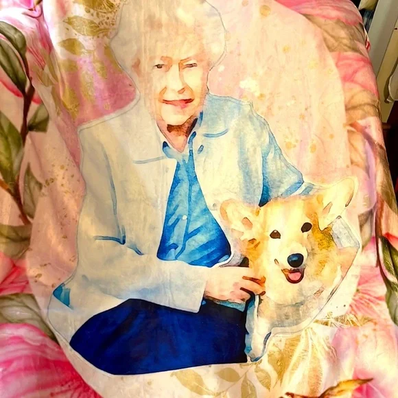 π Queen Elizabeth II art, queen memorial throw, wall art, floral gift, blanket - Picture 9 of 12